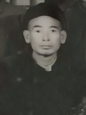 黄金亭(显) 纪念堂