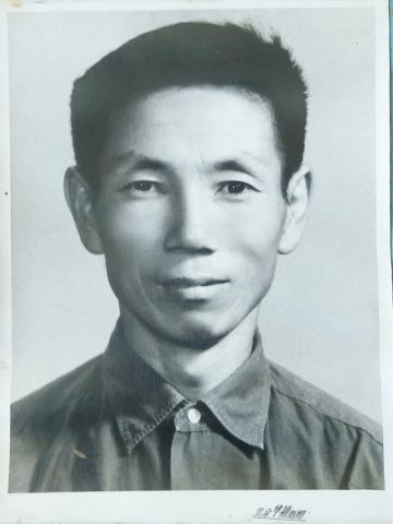 石成路 纪念堂