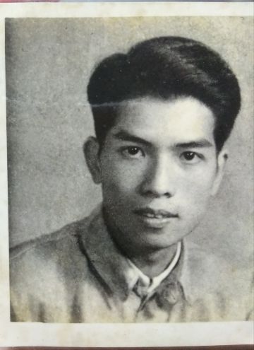 何伦 纪念堂