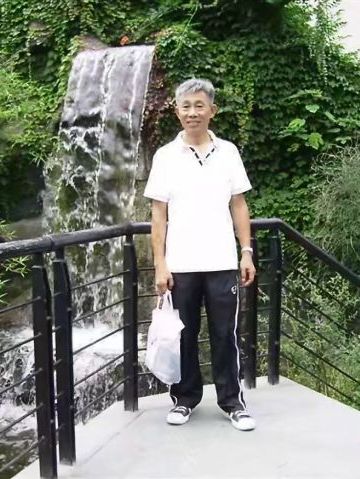 柏如龙 纪念堂