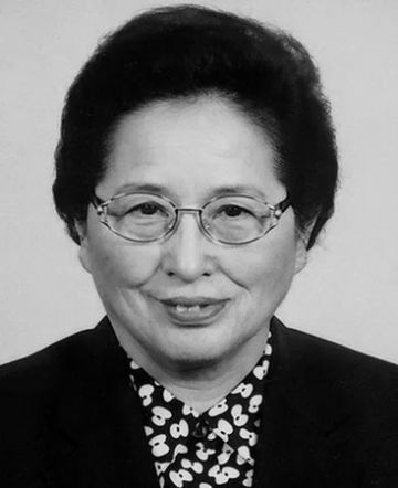 何鲁丽 纪念堂