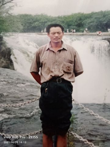 褚孝军 纪念堂