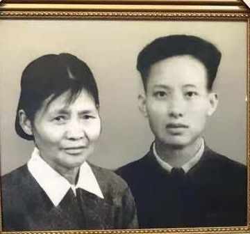 万世民 纪念堂