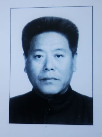周承生     纪念堂